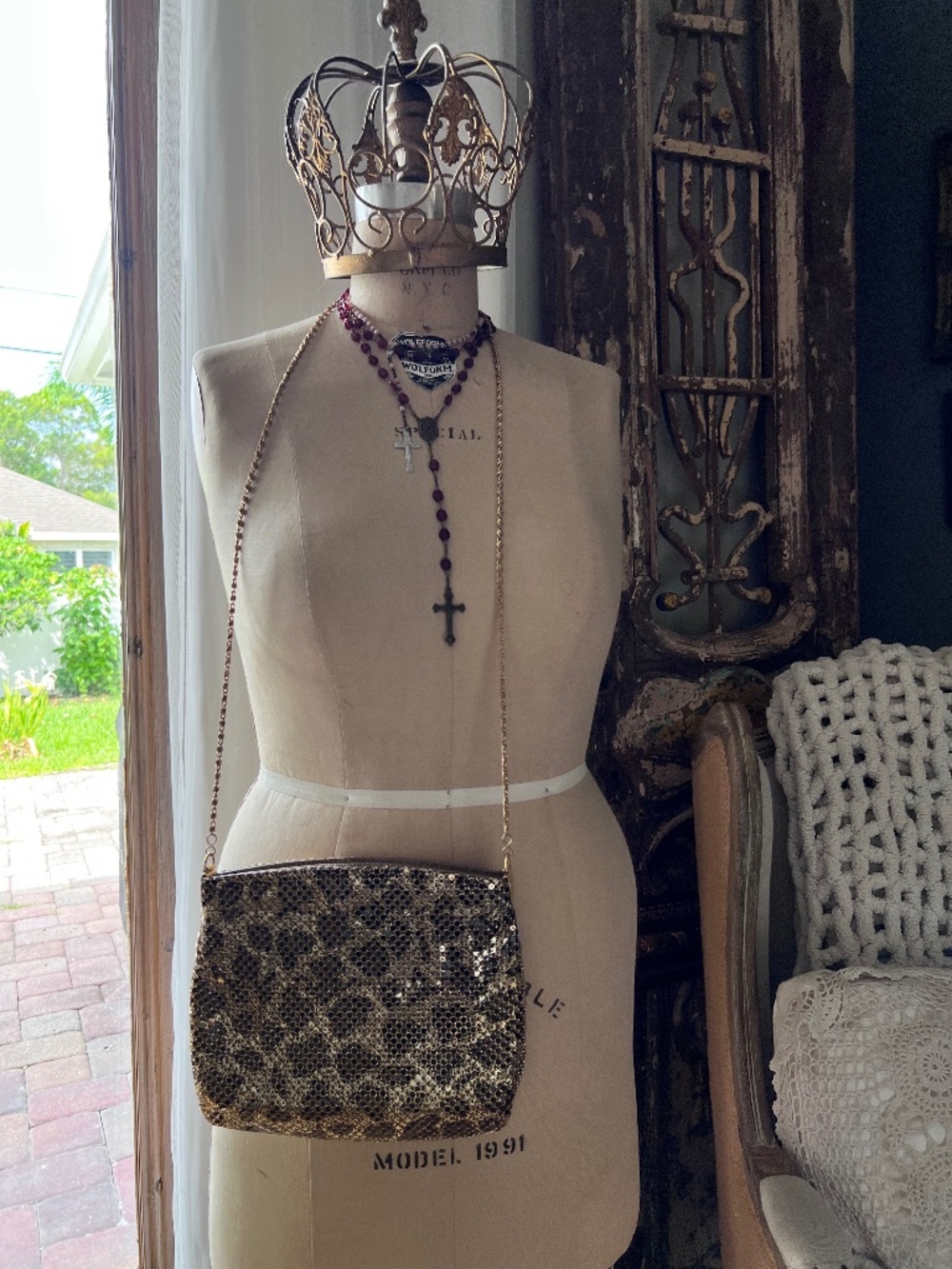 Vintage Flexible Metal w Chain Bag